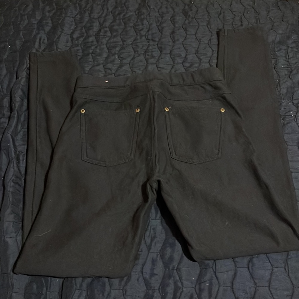 Pre owned - Picture 2 of 2